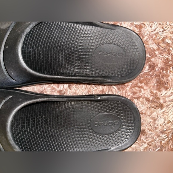 Oofos Men's Black comfort sandal Slides M 9 W 11 beach walking summer spring - Picture 6 of 10